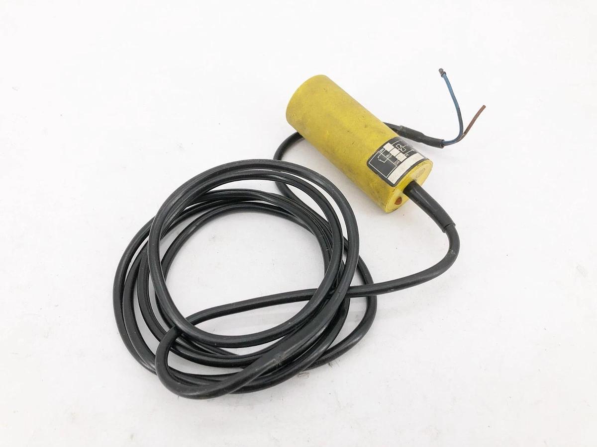 Used Namco ET720-83410 Proximity Sensor Switch 80-250VAC 400mA