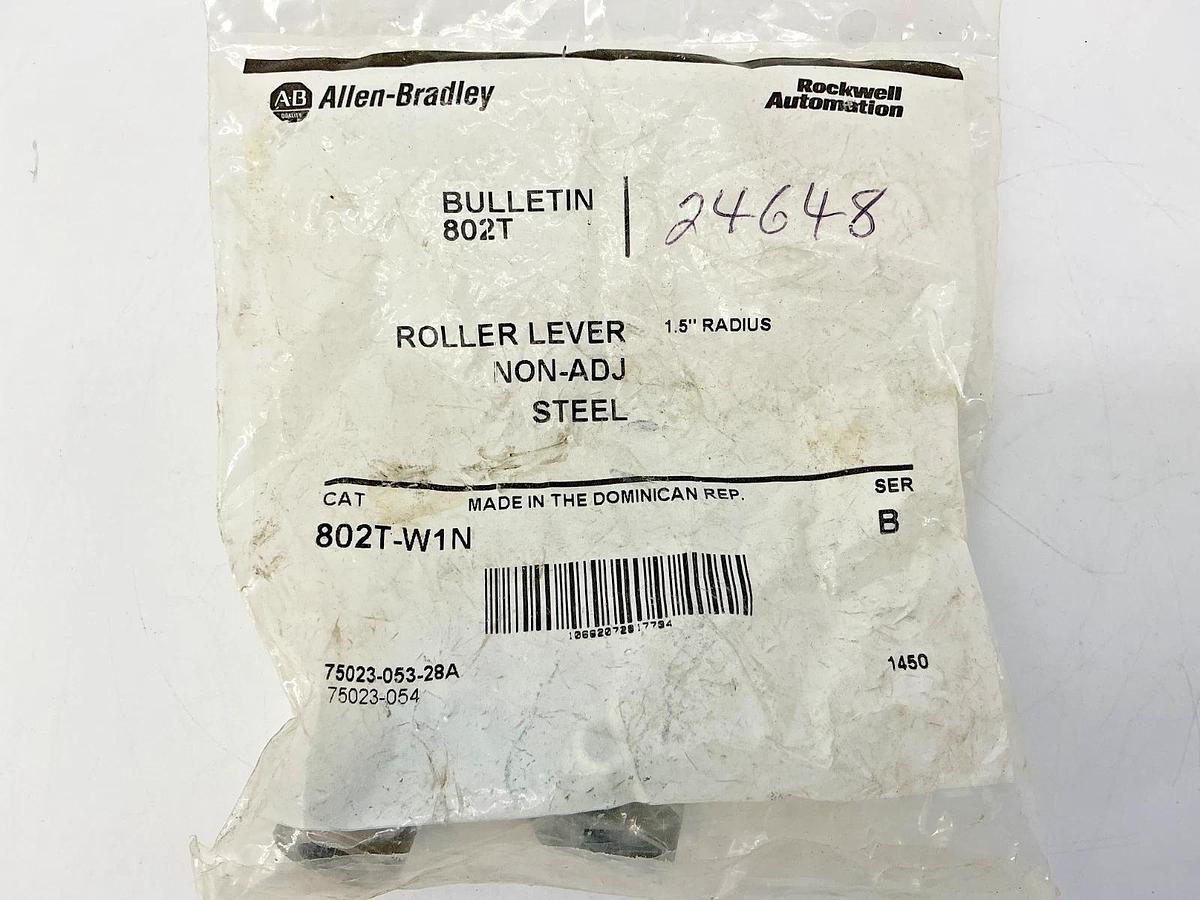 New Allen Bradley 802T-W1N Ser B Roller Lever Non-Adjustable Steel 1.5" Radius