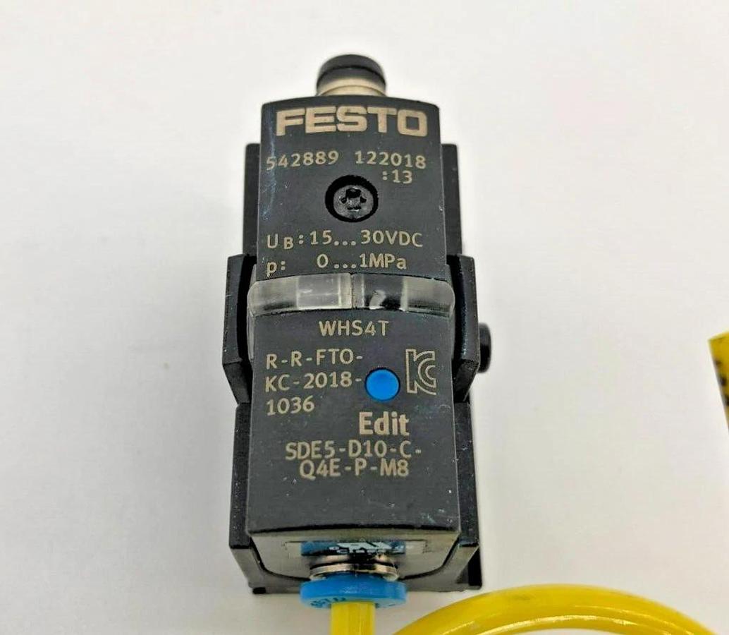 Used Festo SDE5-D10-C-Q4E-P-M8 Pressure Sensor 542889