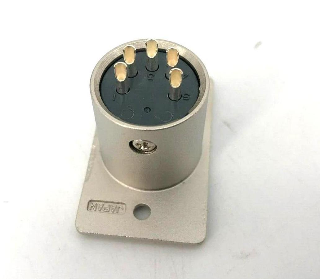 Lot of 5 New ITT Cannon XLR-5-32 Male 5 Pin Connector Receptacles