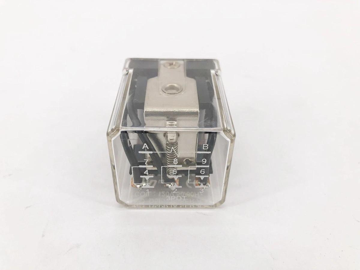 New Cutler Hammer D5PR3A Relay 3PDT 120VAC