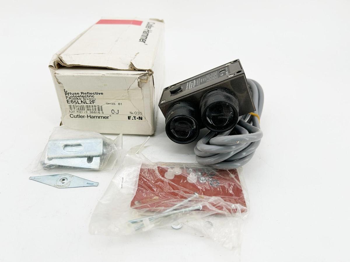 New Cutler Hammer E65LNL2F Diffuse-Reflective Photelectric Sensor 80MA Max 24VDC