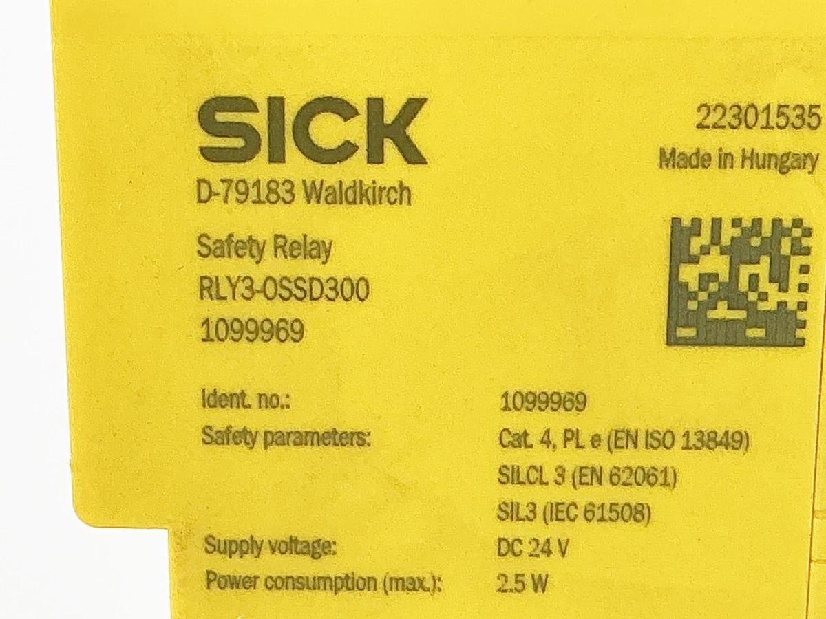 New Sick RLY3-OSSD300 Safety Relay Module 24V 2.5W 1099969