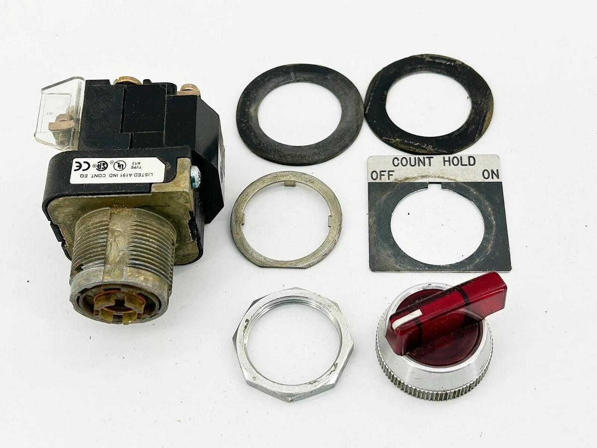 Used Allen Bradley 800T-16HR17KB6AX Push Button 30MM Selector Swich