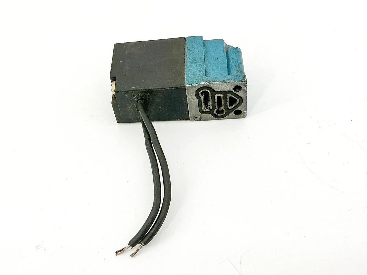 Used Mac Valves TM-DFFJ-1DA Solenoid Valve 24VDC 2.4W 25-150PSI - No Box