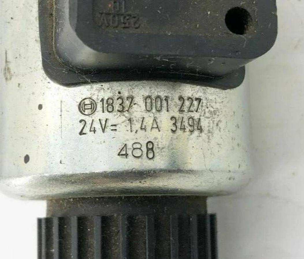 Used Bosch 9810231493 Hydraulic Solenoid Valve 4600psi 24VDC 81WV06P1V1036WS024/00D51