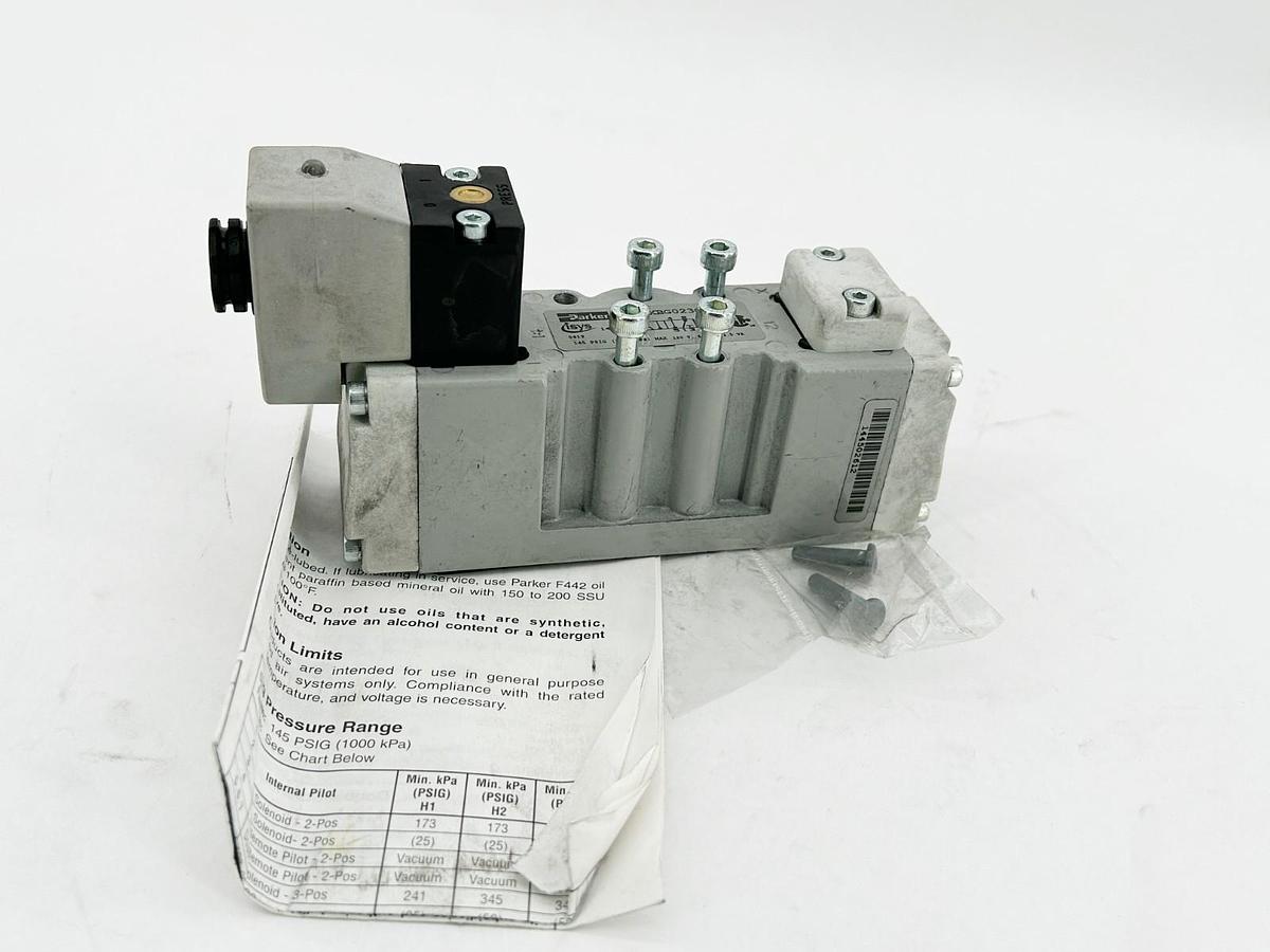 New Parker H11VXBG023C Solenoid Valve 120V 50/60Hz 2 Position Size 1 - No Box