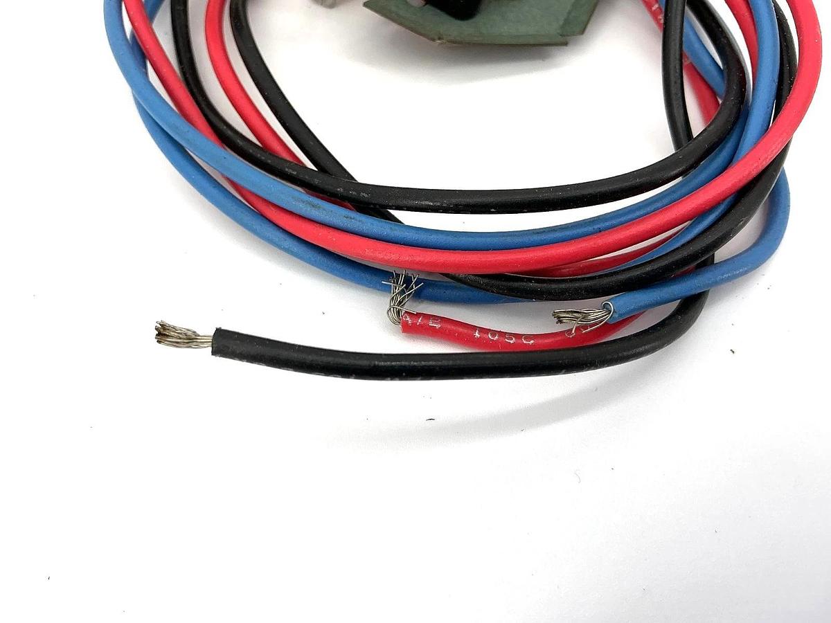 New Eaton Cutler-Hammer A1X2PK Auxiliary Switch 3-Wire 600VAC 50/60HZ - No Box