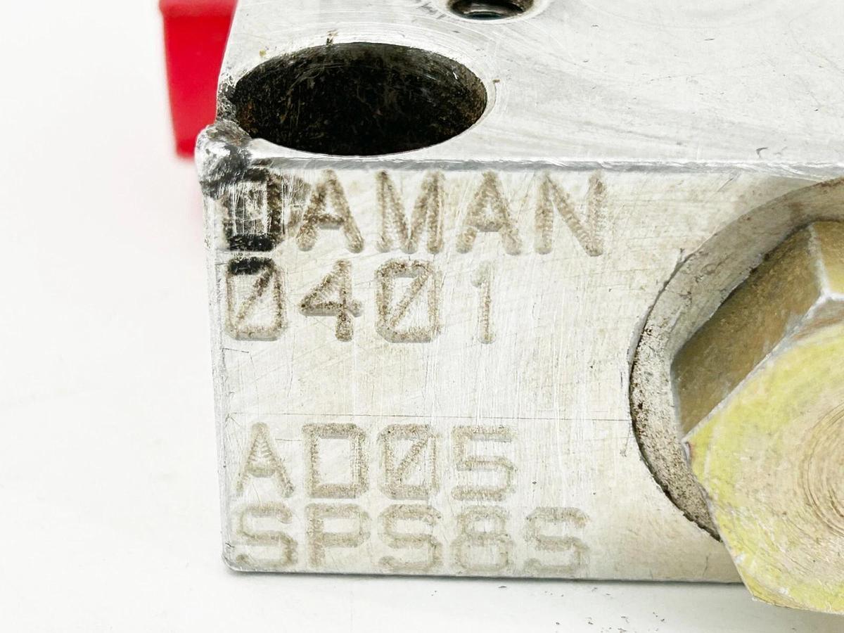 Used Daman Products AD05SPS8S Alumunum Valve Subplate 3000PSI 1/2" SAE Side Ported