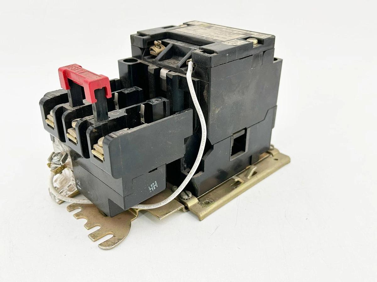 Used Square D 8736SC08V02S Reversing Starter 120V 10HP NEMA Size 1