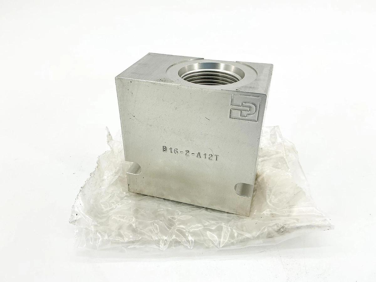 New Parker B16-2-A12T Valve Manifold