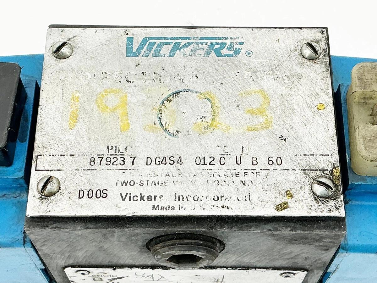 Used Vickers DG4S4-012C-U-B-60 Solenoid Valve 3600PSI 120V 879237