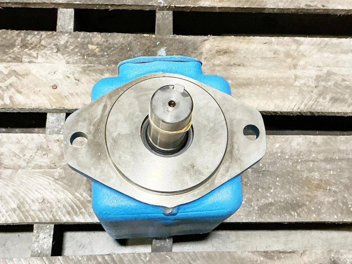 Refurbished Eaton Vickers 45V42A-86C22L Gear Pump Rebuilt 02-137143-7