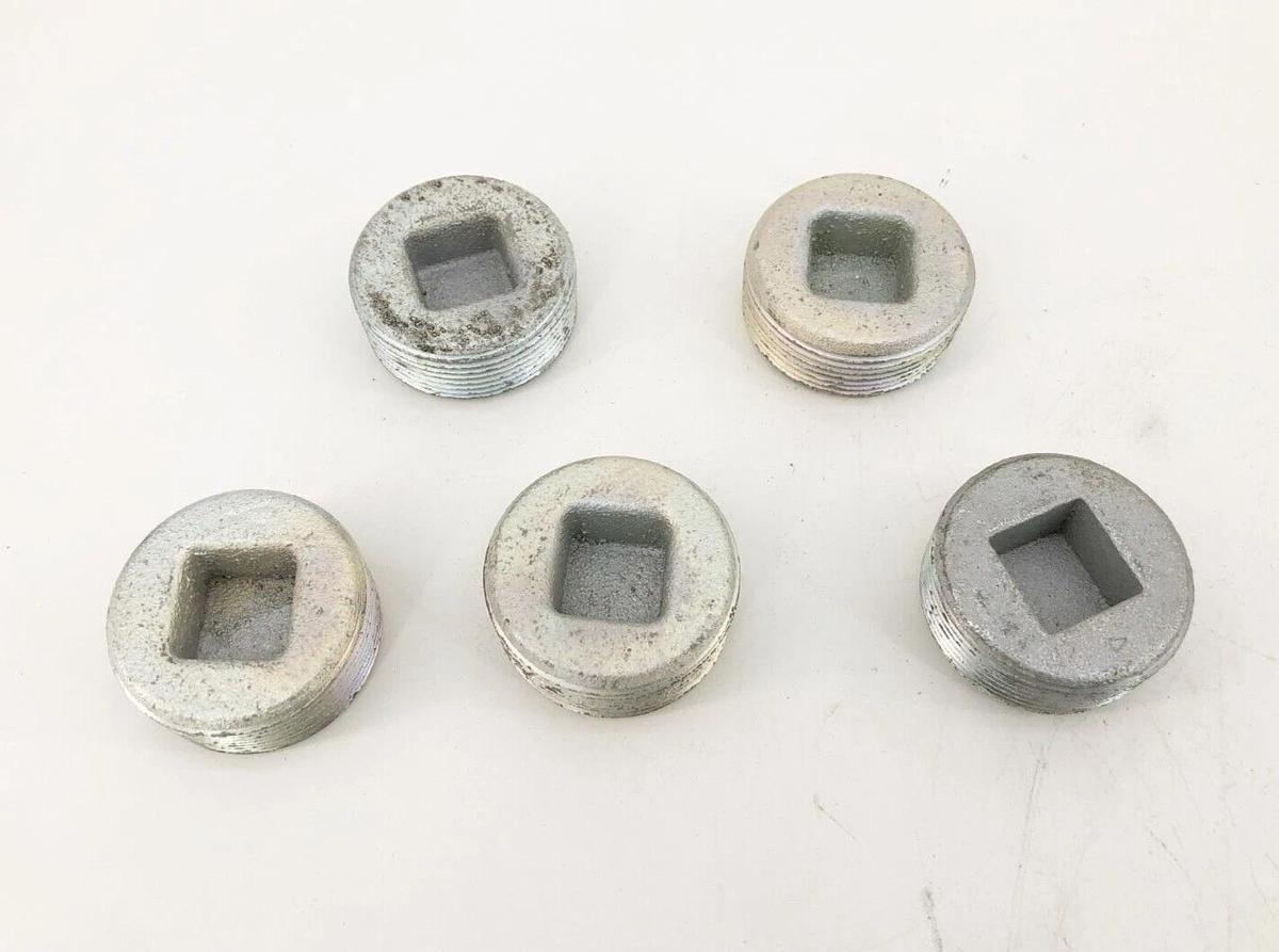 Lot of 5 New Cooper Crouse-Hinds PLG5 1-1/2" Recessed Plugs