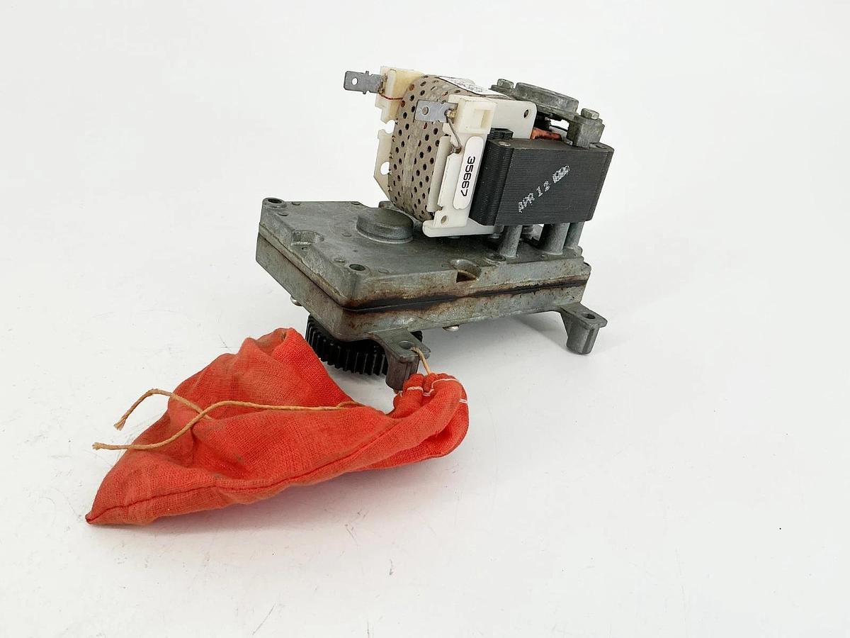 New Brevel Motors 11T-200-7AM209 Gear Motor 120V 50/60Hz - No Box