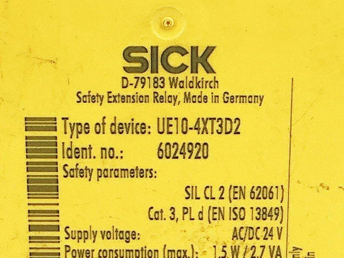 Used Sick UE10-4XT3D2 Safety Extension Relay 1.5W 2.7VA2 24V