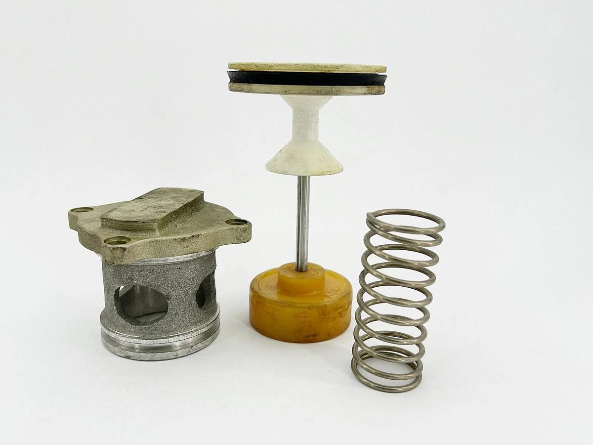 Used Ross Controls 500K87 Valve Rebuild Kit 1-1/4' BAS 3/2NO Kit 27 - Missing Parts