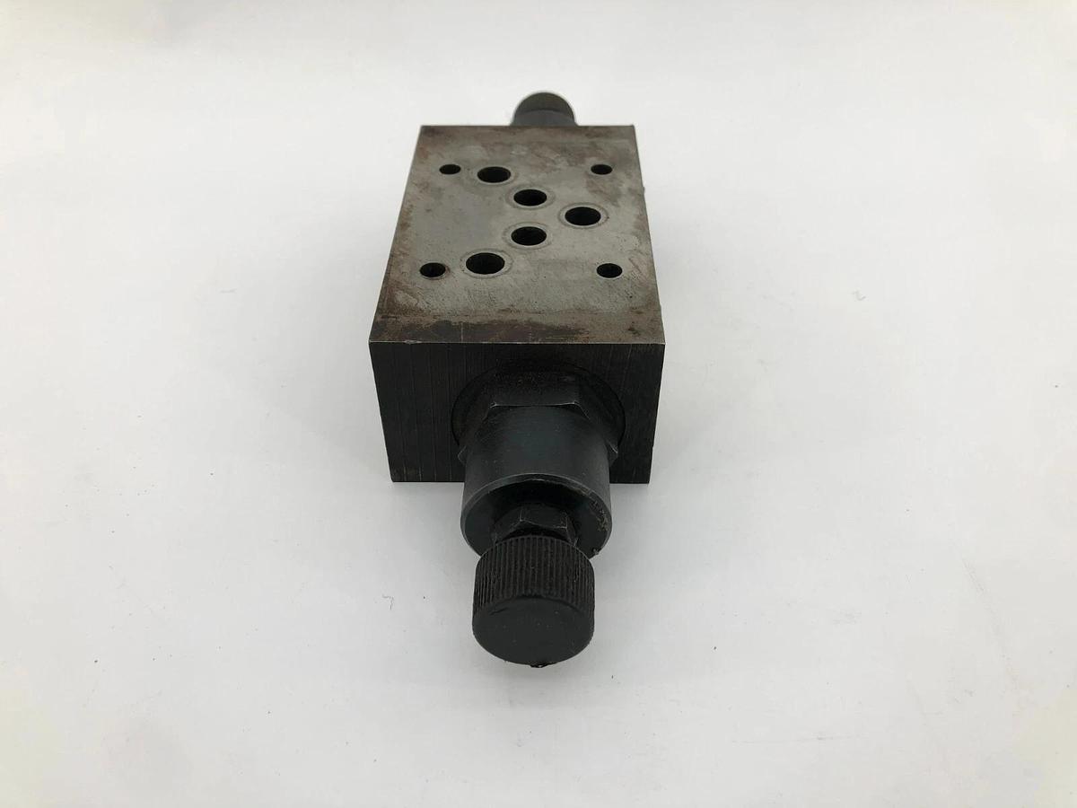 Used Parker FM3DDKN Flow Control Valve, 3000psi
