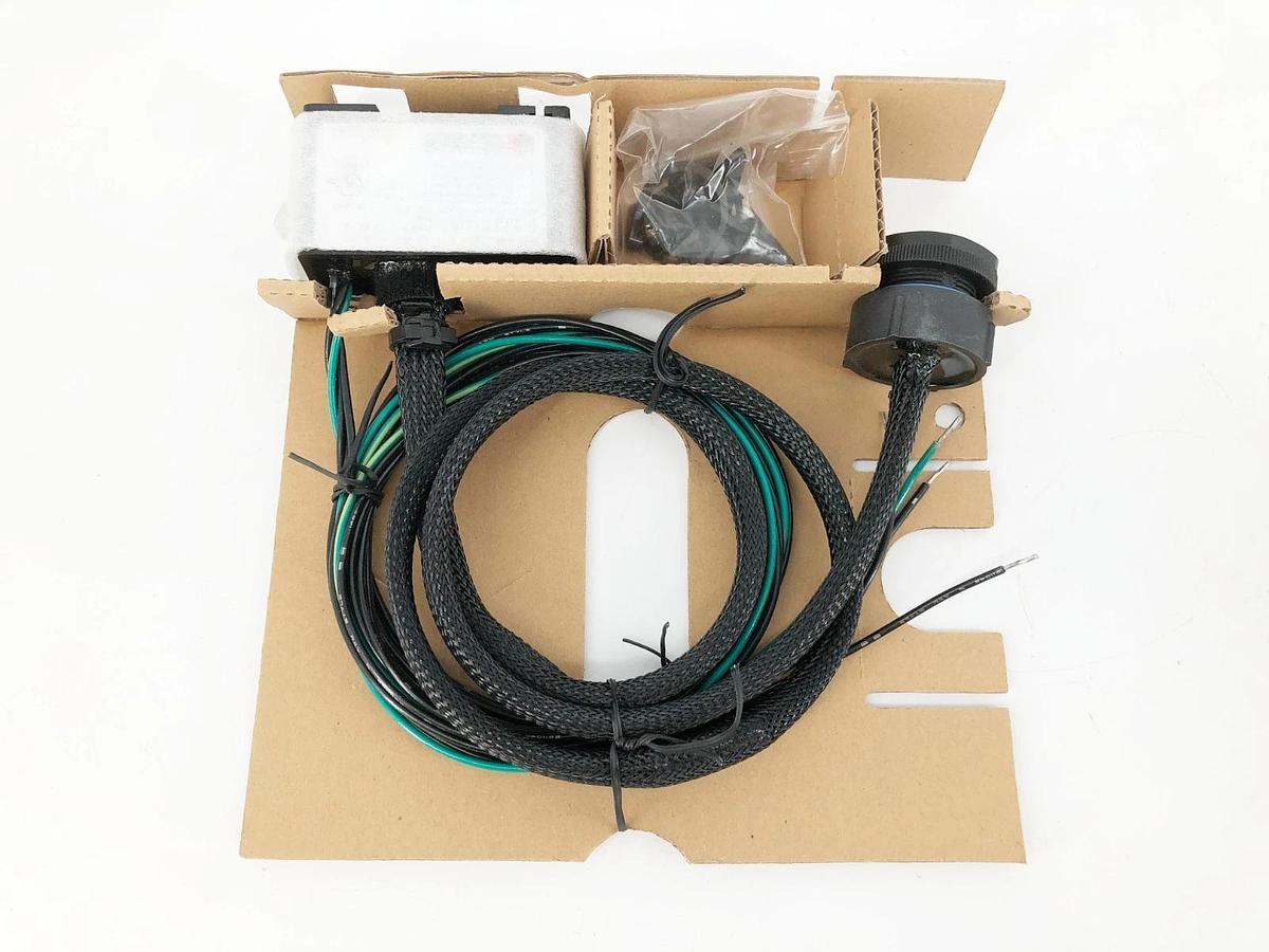 New Grace Engineered R-3F-L36 SafeSide Optical Light Cable Voltage Indicator 36"