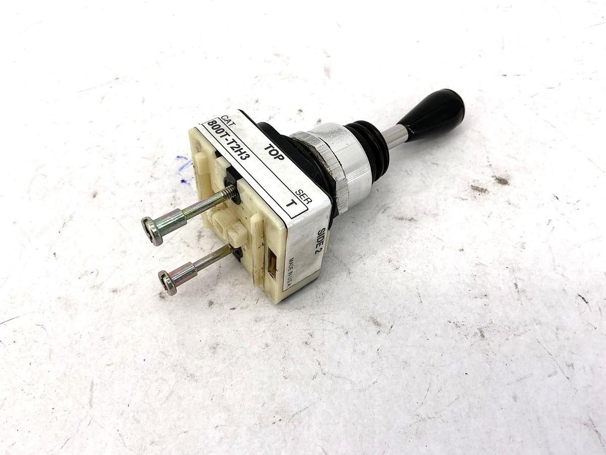 Used Allen Bradley 800T-T2H3 Ser T Toggle Switch 2-Way Spring Return