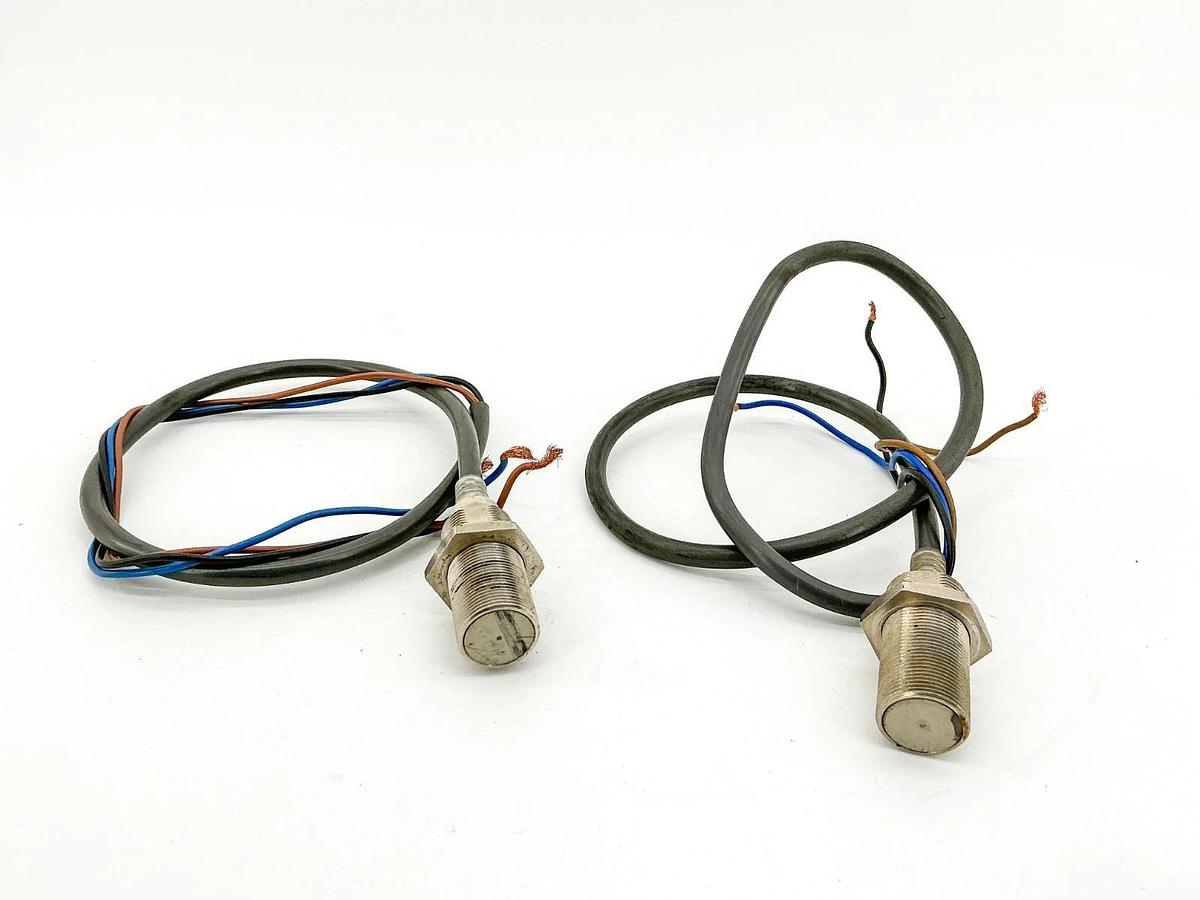 Used Lot of 2 Omron E2E-X5E1 Proximity Sensor 12-24V