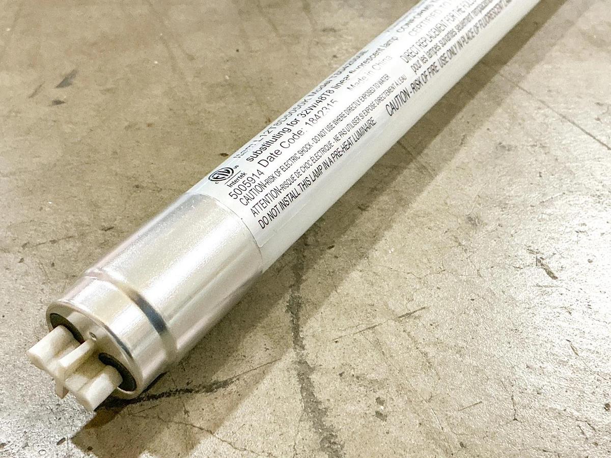 New Lot of 19 TCP L12T8D5050K Glass Tube Bulb 5000K 12W 277V 1850 Lumens