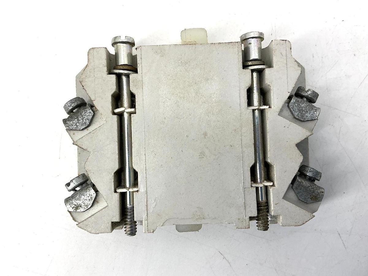 Used Cutler-Hammer C320KGS22 Ser A2 Auxiliary Contact Block 1NO/1NC 10A 600VAC