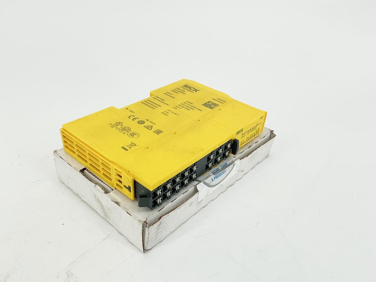 New Sick RLY3-OSSD300 Safety Relay Module 24V 2.5W 1099969