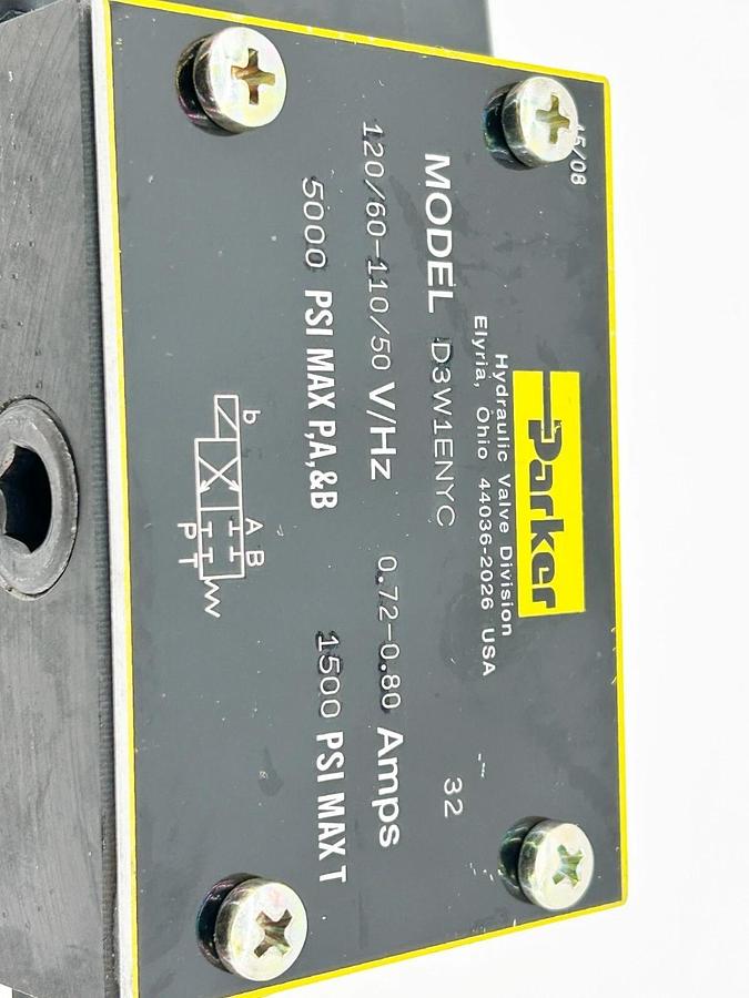 New Parker D3W1ENYC 32 Directional Control Solenoid Valve .8A 120V 5000PSI