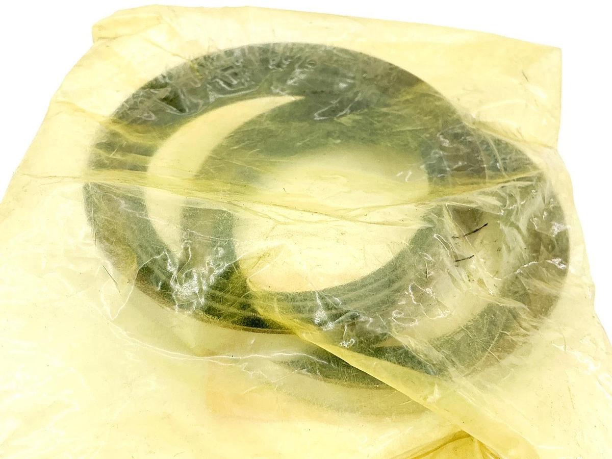 New Lot of 2 Mitsubishi F3007-07523 Oil Seal