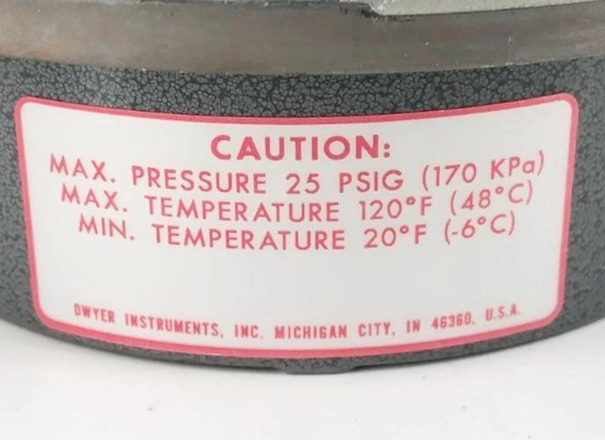 New Dwyer 3000MR-25MM Photohelic Pressure Gauge 25mm-H2O 1/8" NPTF 102923-00