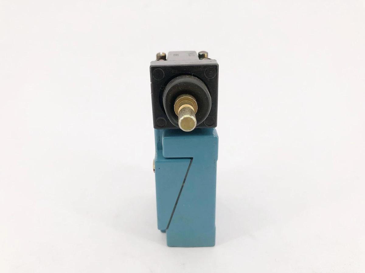 New Honeywell Microswitch LZH1 Side Plunger Limit Switch10A 125-250VAC - No Box