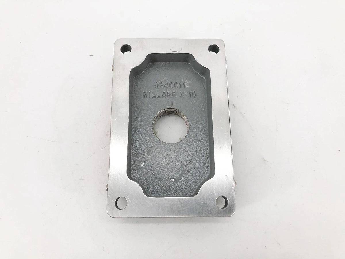 New Hubbell X-60 Basic X-10 Cover With One 3/4" NPSM Hole