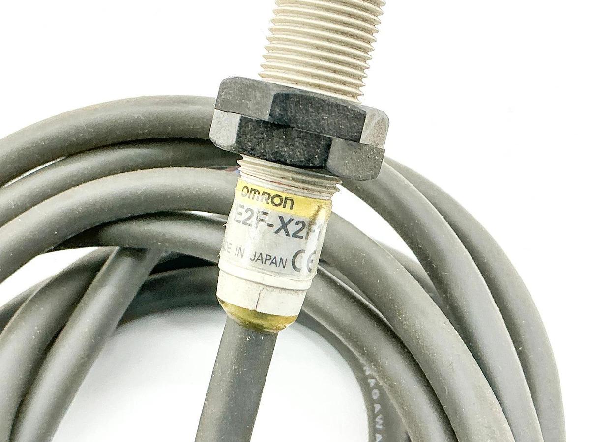New Omron E2F-X2F1 Proximity Sensor 5mm Range 12-24VDC