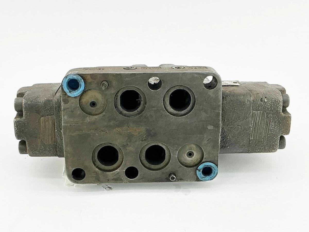 Used Bosch 081WV25P1V320PTWS115/60D51/55 Control Valve 3000PSI 9810235538
