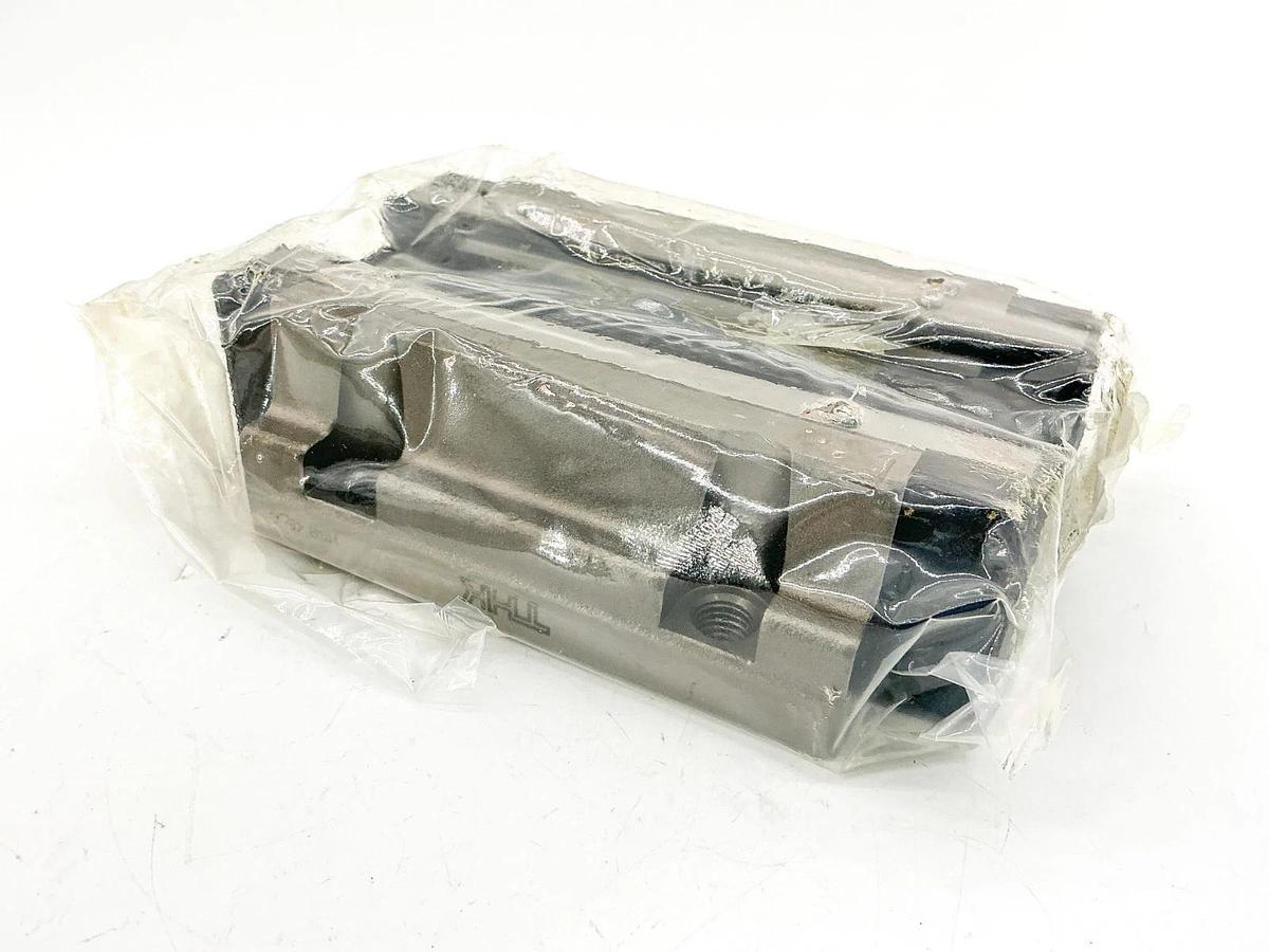 New THK HSR45LC1SS(GK) Linear Ball Bearing Guide Block 202A45C22000000