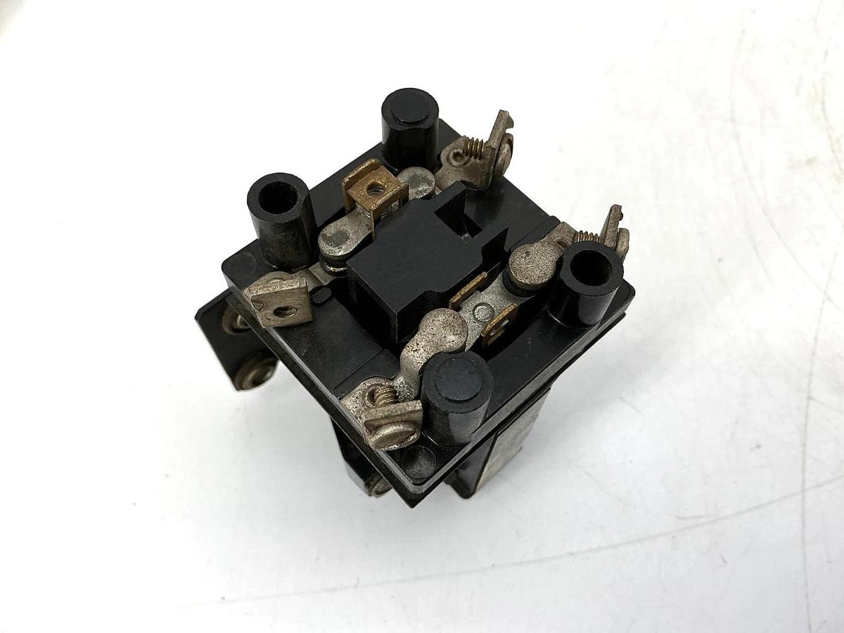 Used Allen Bradley 700-C110A24 Ser B Control Relay 2P 1NO/1NC 24V 60HZ 600V