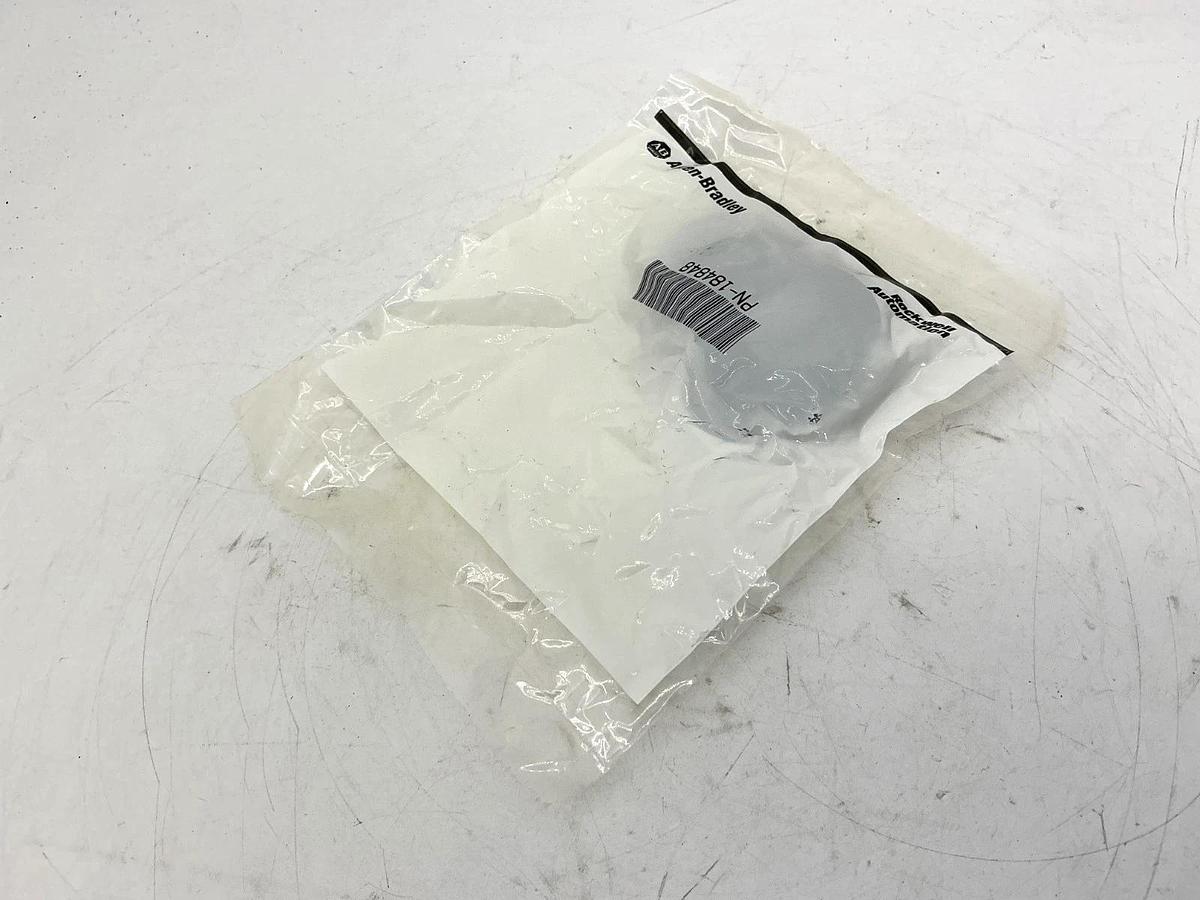 New Allen Bradley 800T-A2D2 Ser T Push Button 30mm Flush Head Black 1NC