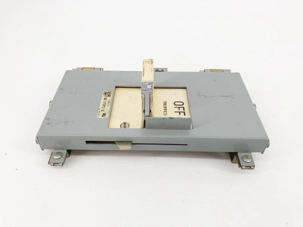 Used Cutler-Hammer 5076A79G10 Circuit Breaker Handle Operator