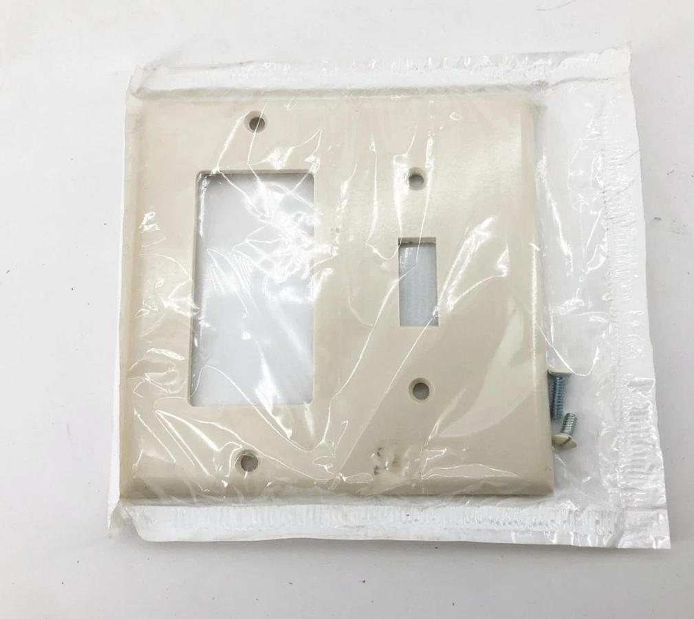 Lot of 20 New Leviton 007-80405-T Combo Wallplates 2-Gang 1-Toggle 1-Decora/GFCI