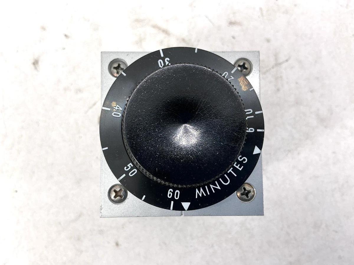 Used AGASTAT 7022CI Timing Relay Coil 480V 60HZ 6-60Min 15A 120/240VAC