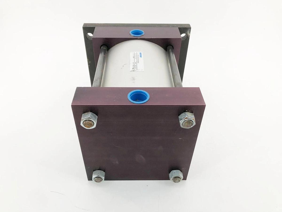 New Vickers VP07LRCA1AH04808 Pneumatic Cylinder 6 x 4-1/2 250psi - No Box