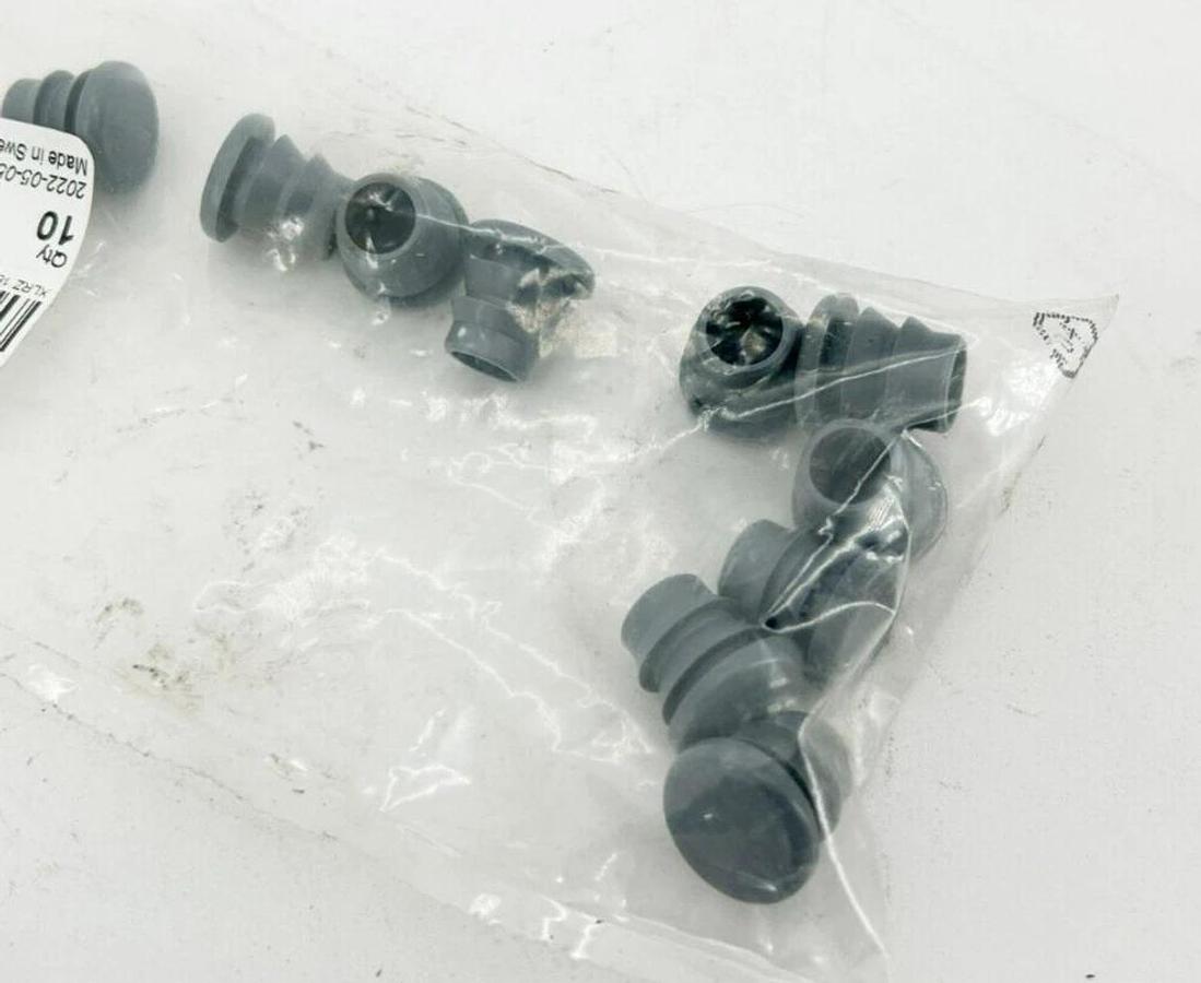Lot of 40 New FlexLink XLRZ 18 End Plugs