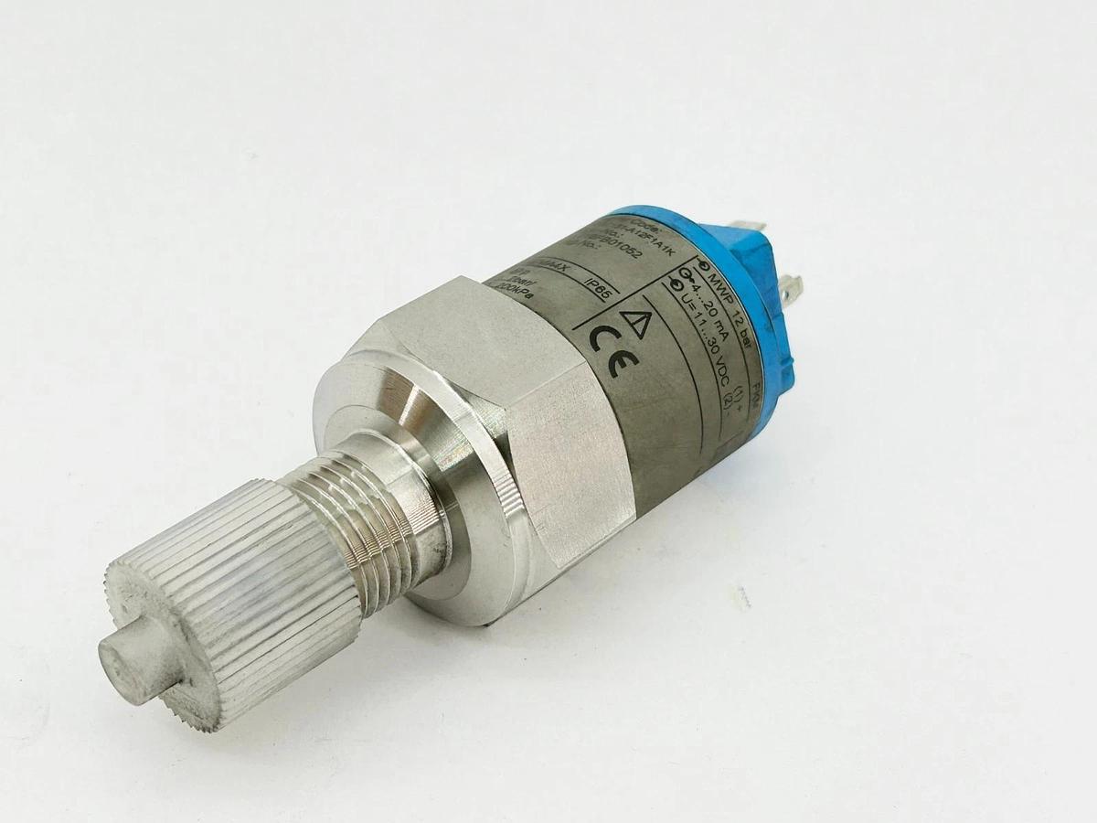 New Endress + Hauser PMC131-A12F1A1K Pressure Transducer 52001356 0-2bar