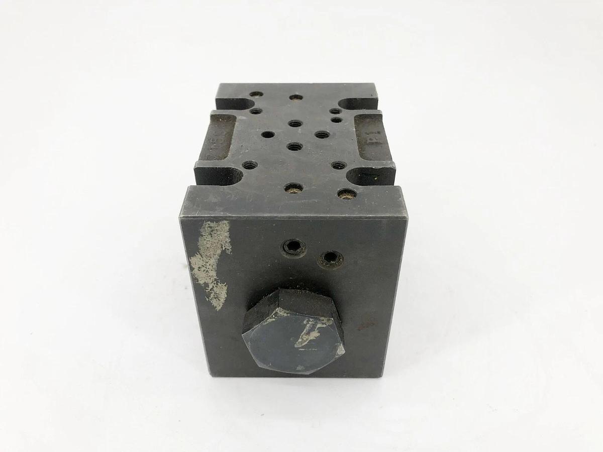 Used Parker D31VW4C4NYCF7-75 Hydraulic Valve Body Only 5000psi
