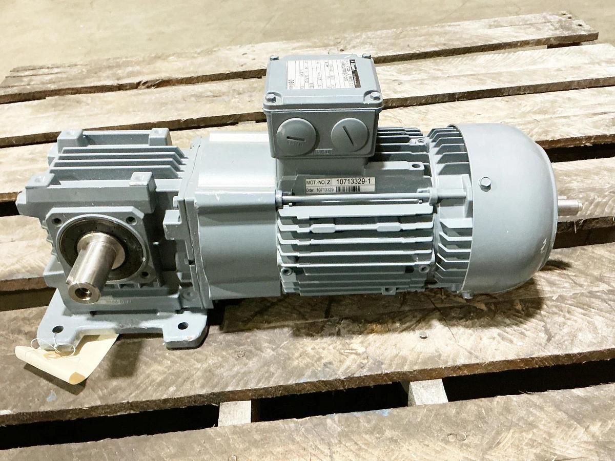New Bauer 10713329-1 Gear Motor BS06-13U/DPE08XB4-TF-ZW/C3 575V 163RPM Output