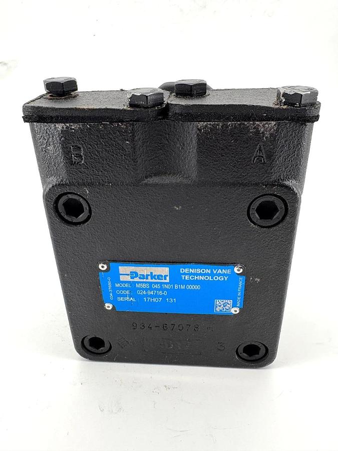 New Parker Denison M5BS-045-1N01-B1M-00000 Heavy Duty Vane Motor 024-94716-0