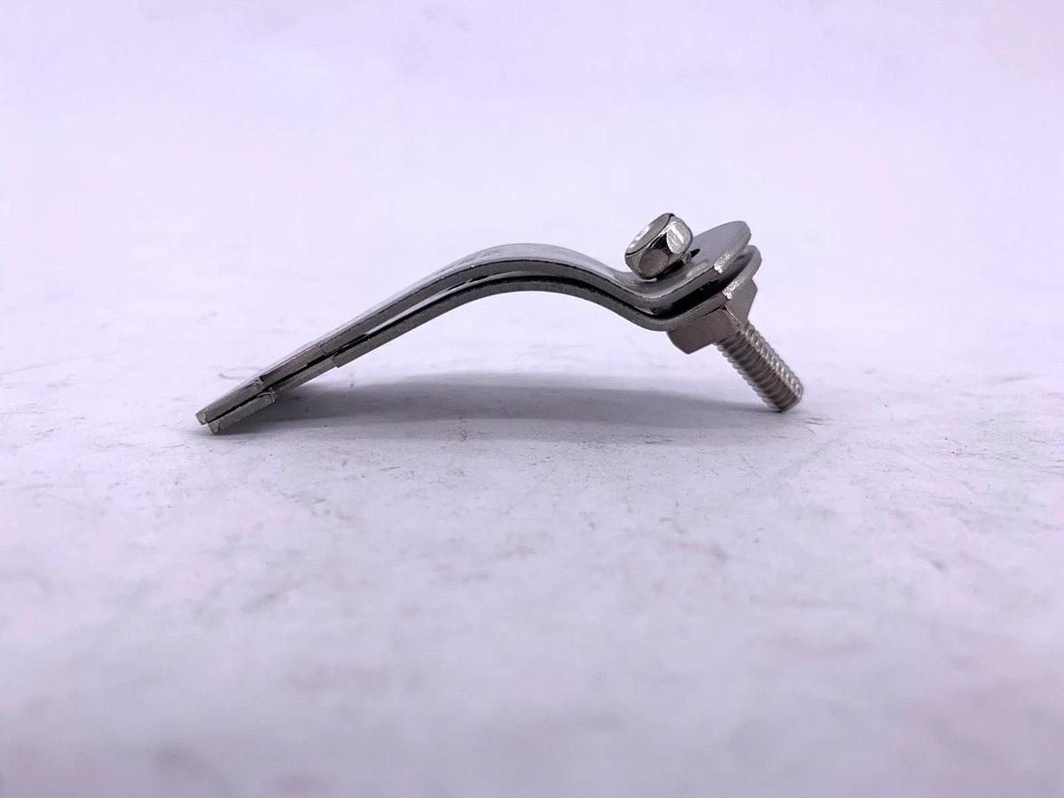 Lot of 13 New Thomas & Betts 1-1/4 RIGID STD CLAMP Conduit Clamp 1-1/4" - No Box
