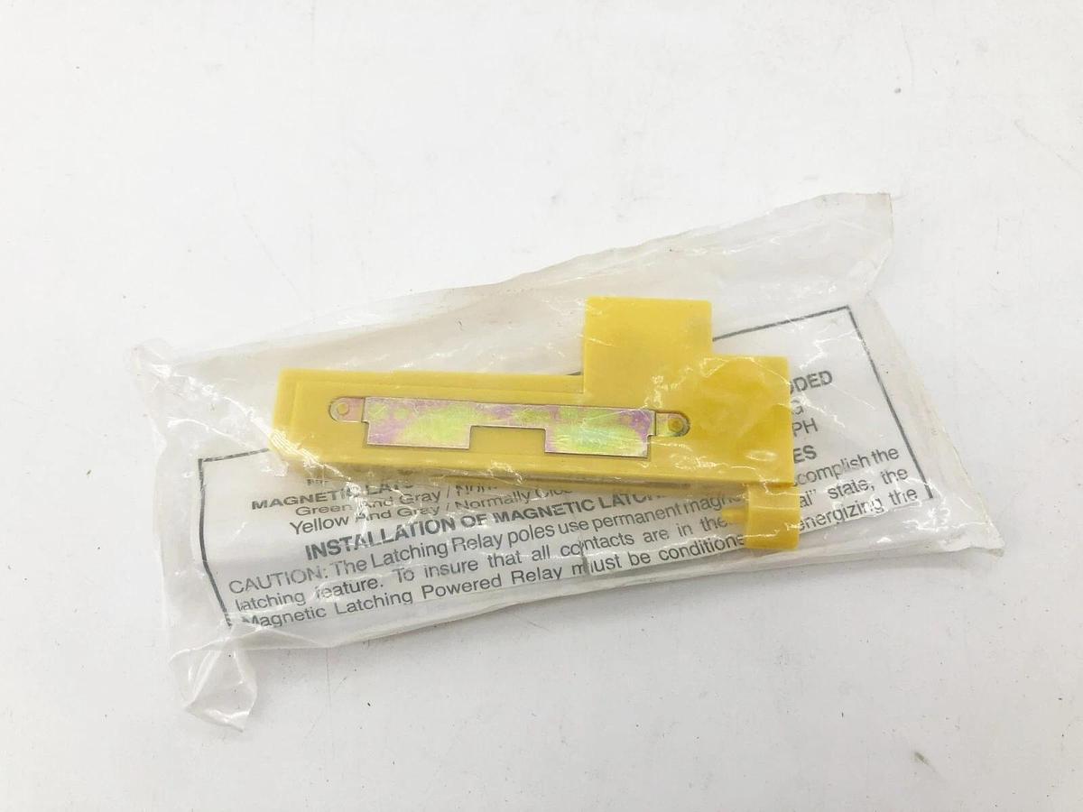 Lot of 4 New Eaton D40RPB Reed Relays N.C.