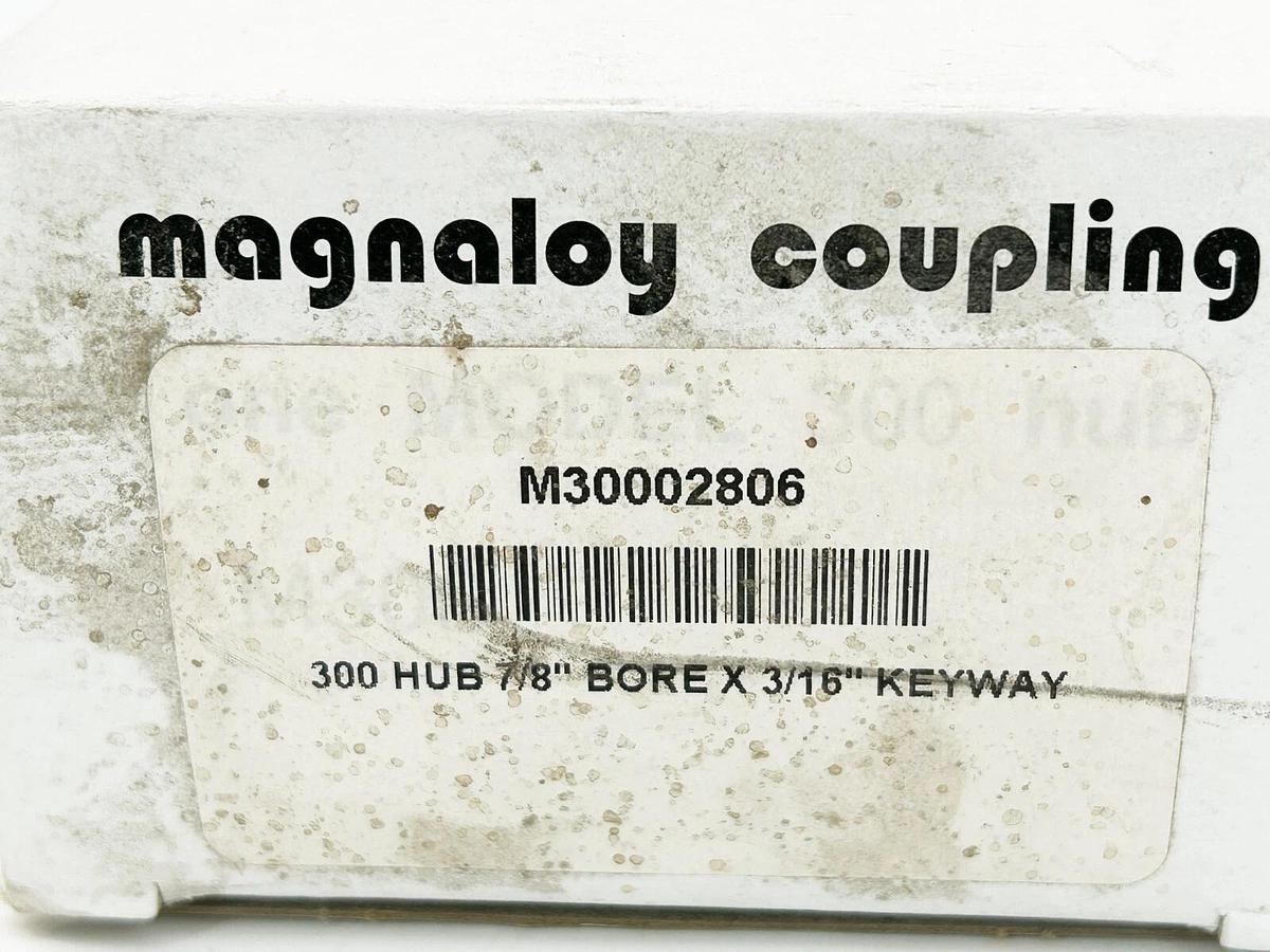 New Magnaloy Coupling M30002806 Coupling Hub 7/8" Hub 3/16" Keyway